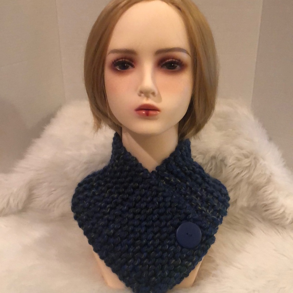 ‘V’ Style Handknitted Scarf